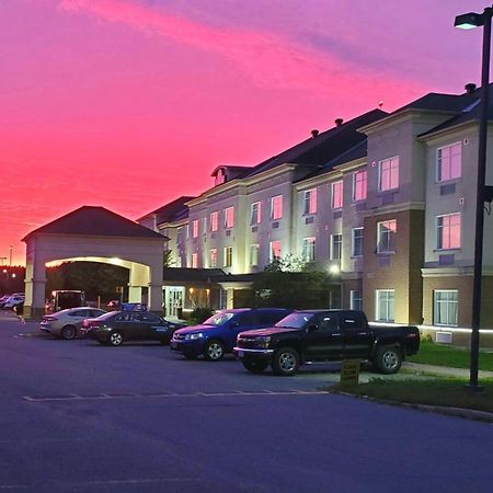 Days Inn By Wyndham Ottawa Airport Bagian luar foto