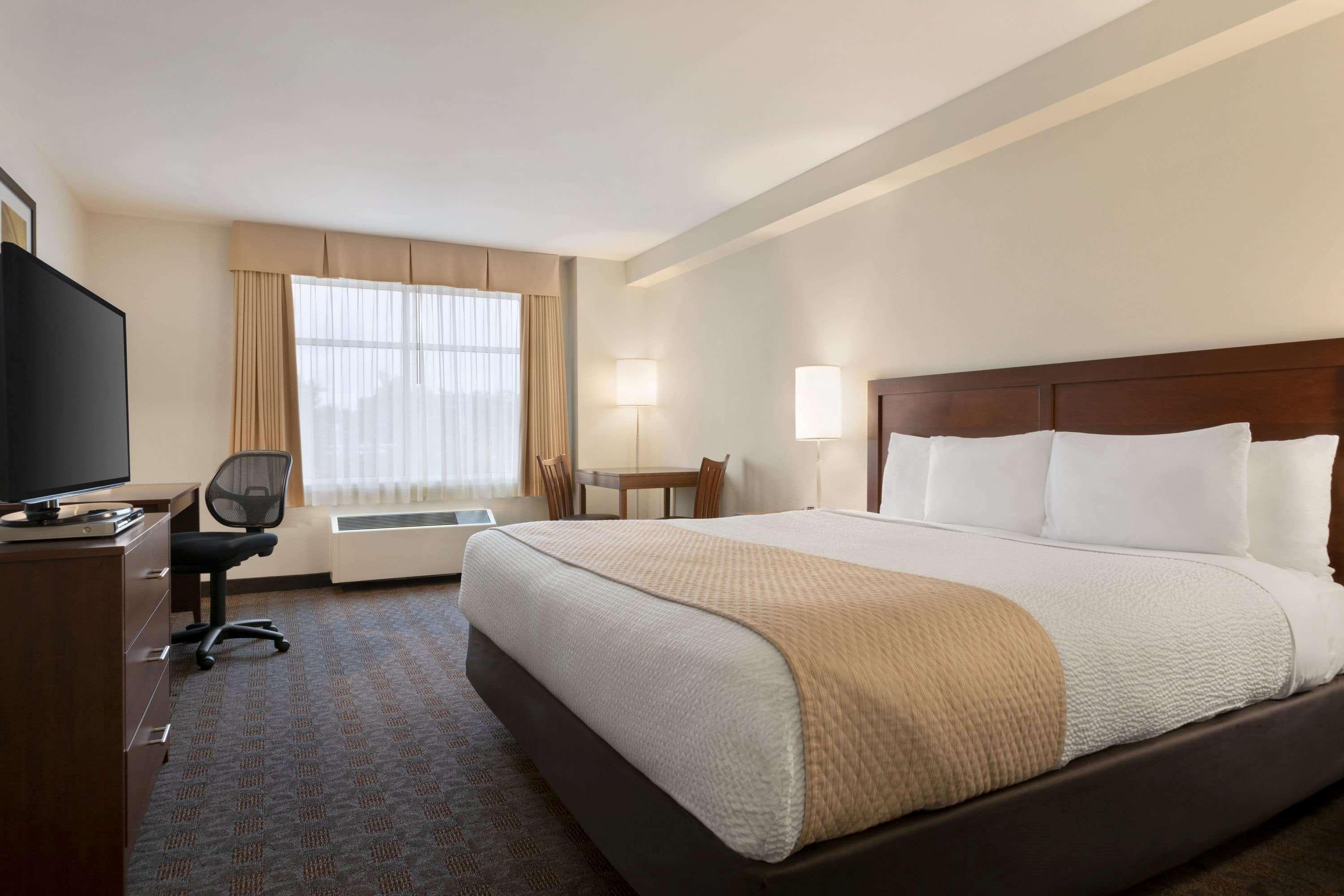 Days Inn By Wyndham Ottawa Airport Bagian luar foto