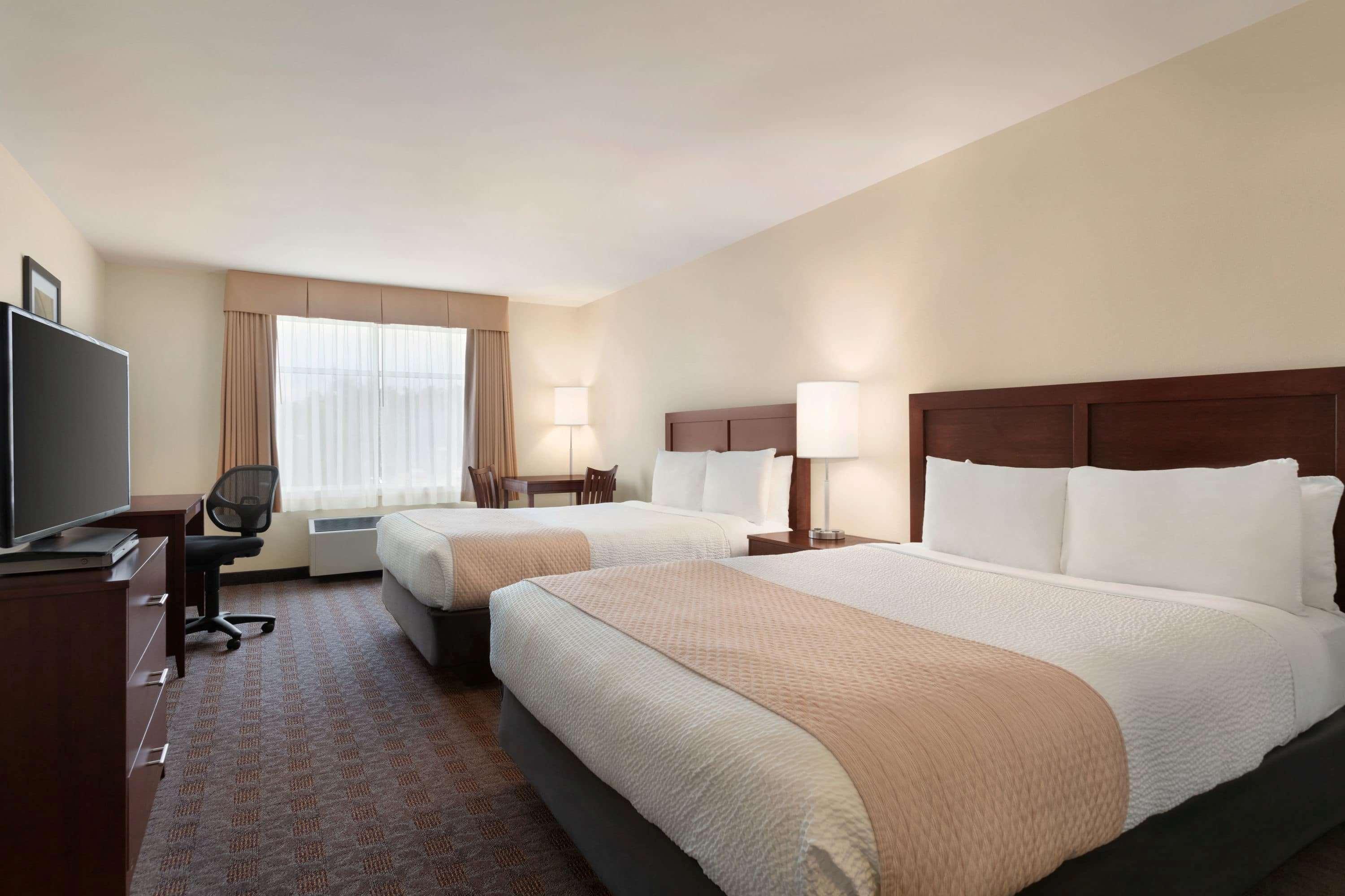 Days Inn By Wyndham Ottawa Airport Bagian luar foto